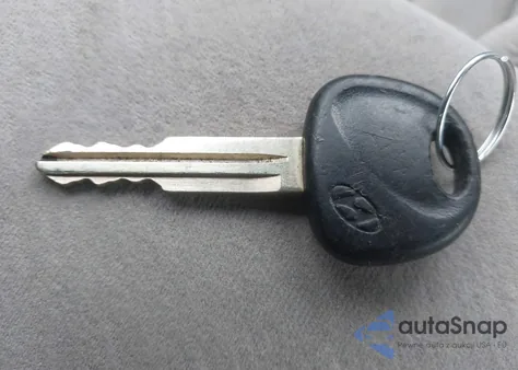 2005 Hyundai Elantra Gls/Gt from USA, damaged, VIN KMHDN46DX5U009840